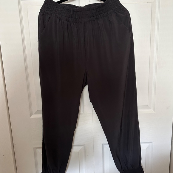 Vuori Villa Joggers Size L - Picture 1 of 4
